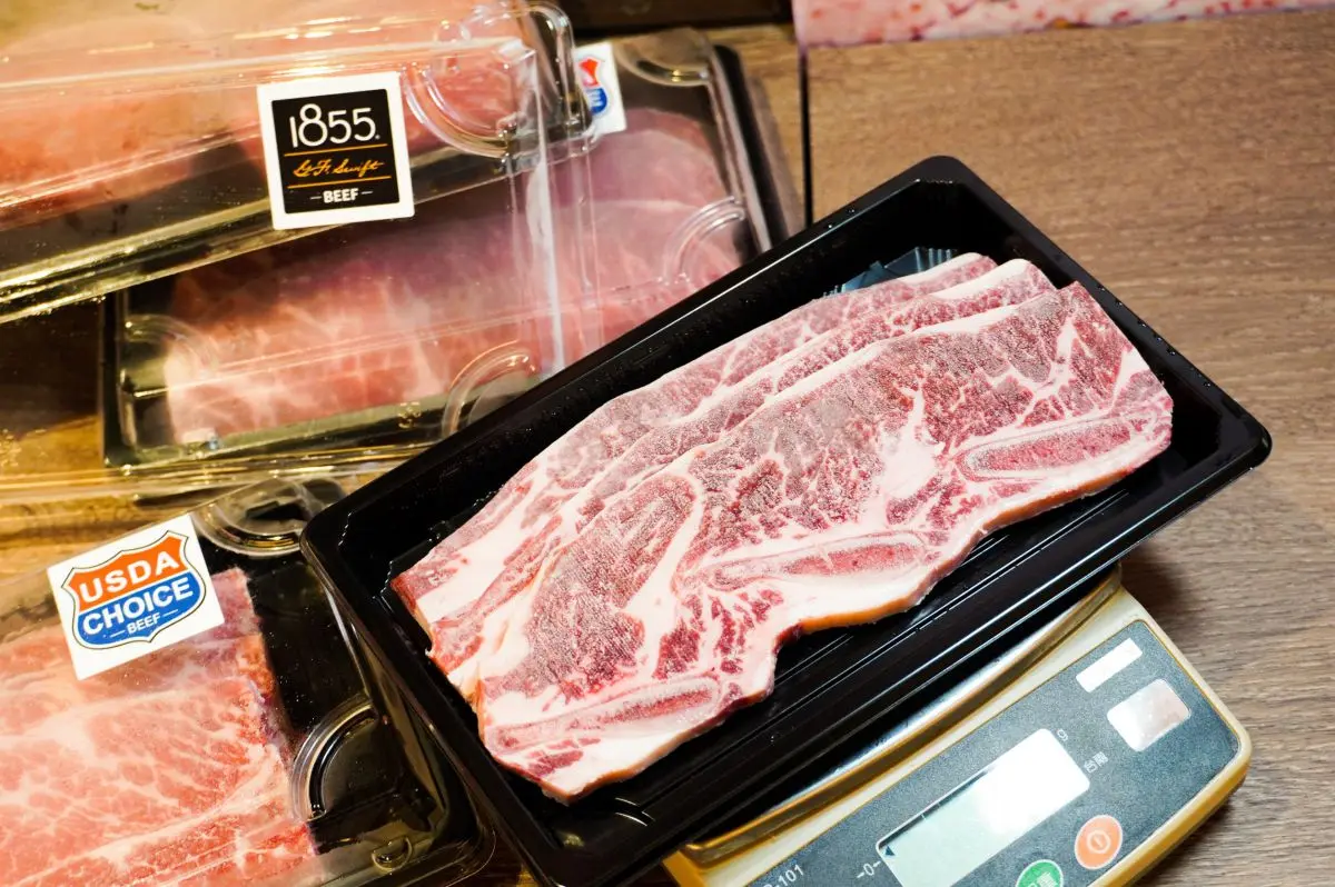 人氣燒肉店變身「肉鋪」專賣店！帶骨牛小排、究好豬、雞腿肉外帶５折，海鮮包47折