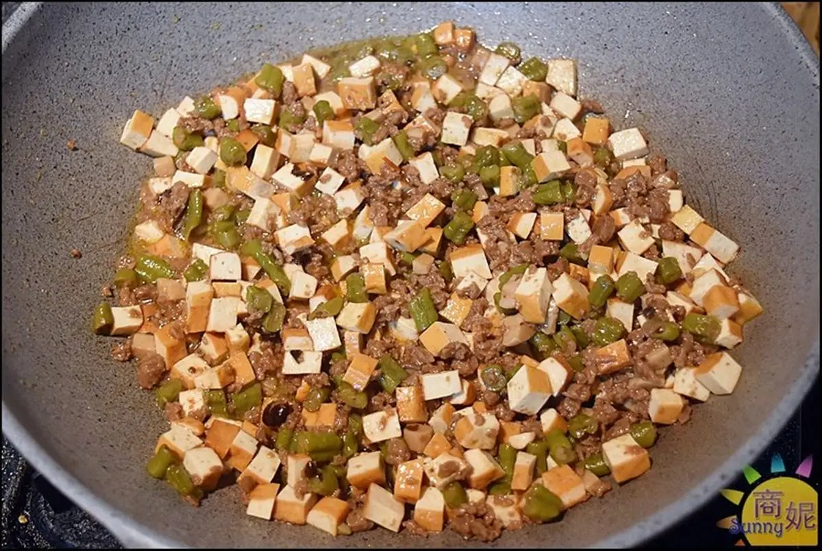 素食族福音!4.5星蔬食餐廳「防疫便當」吃得到唰嘴打拋豬,手工調理包簡單加熱超下飯 素食族福音!4.5星蔬食餐廳「防疫便當」吃得到唰嘴打拋豬,手工調理包簡單加熱超下飯