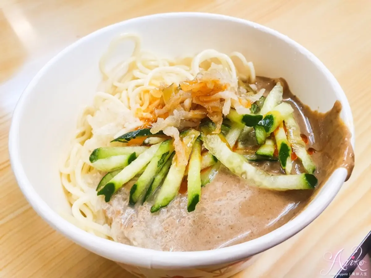 夏日嘗鮮！北中南７家特殊口味涼麵：椰香南洋蟹醬、蕎麥麵條搭蔬果、紅麴XO干貝