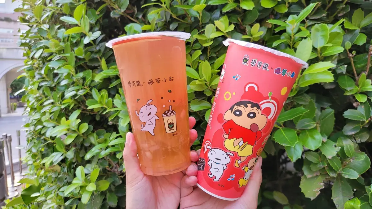 小新又回來了！康青龍x蠟筆小新聯名推７款超Q周邊，夏限定粉紅系「蜜桃由美」同步喝