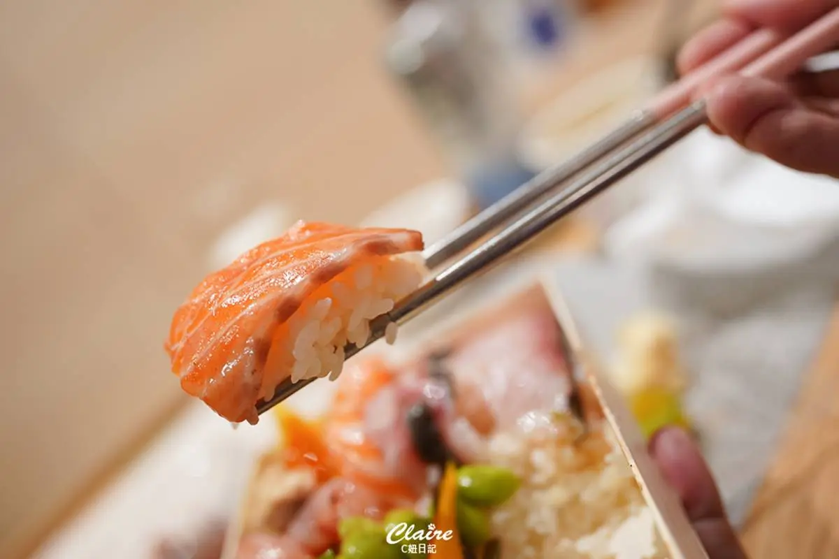 只要199元!高CP居酒屋外帶「豪華海鮮丼」生魚片、鮮蝦鋪到滿,還有蝦頭味噌湯免費喝 只要199元!高CP居酒屋外帶「豪華海鮮丼」生魚片、鮮蝦鋪到滿,還有蝦頭味噌湯免費喝