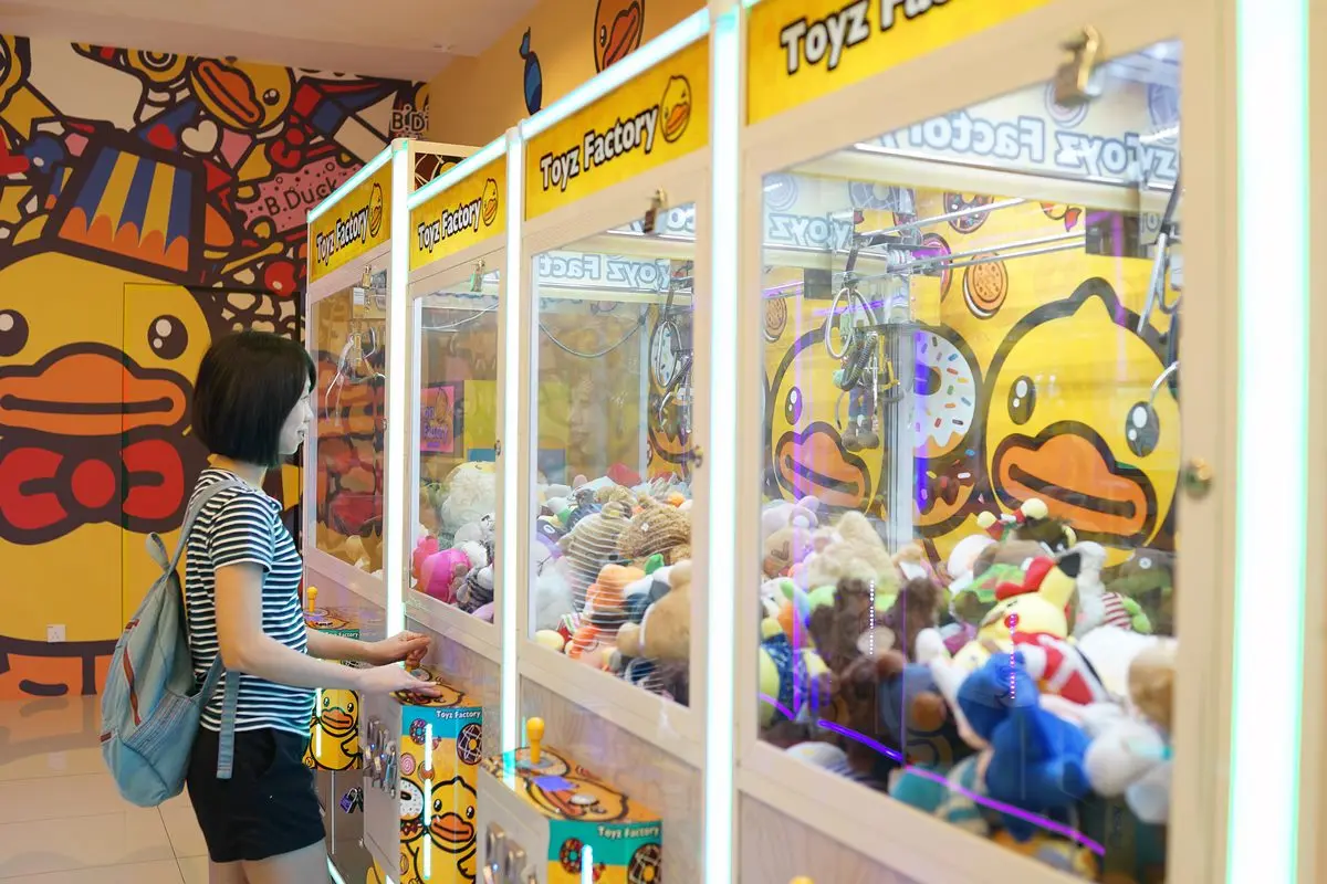 娃娃機店也能紓困!釣蝦場等6大停業場所加碼補助,還有KTV員工補貼每人最高4萬元 娃娃機店也能紓困!釣蝦場等6大停業場所加碼補助,還有KTV員工補貼每人最高4萬元