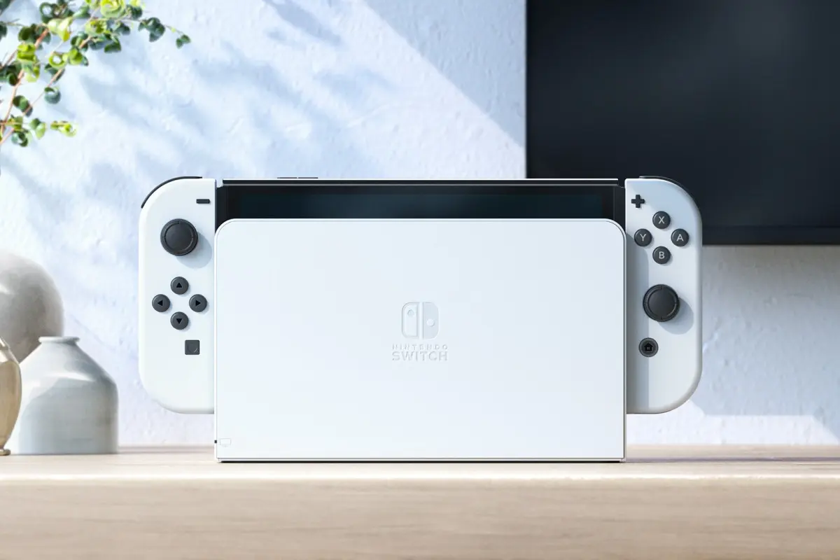 任天堂推全新「Switch OLED」！白色主機質感爆棚、７吋螢幕＋轉軸式支架超實用