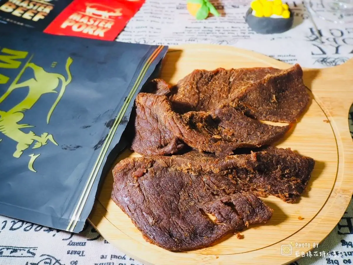追劇必備!高人氣「肉乾禮盒」先嗑獨家中藥配方麻辣口味,加推黑金剛「爆米香」超唰嘴 追劇必備!高人氣「肉乾禮盒」先嗑獨家中藥配方麻辣口味,加推黑金剛「爆米香」超唰嘴