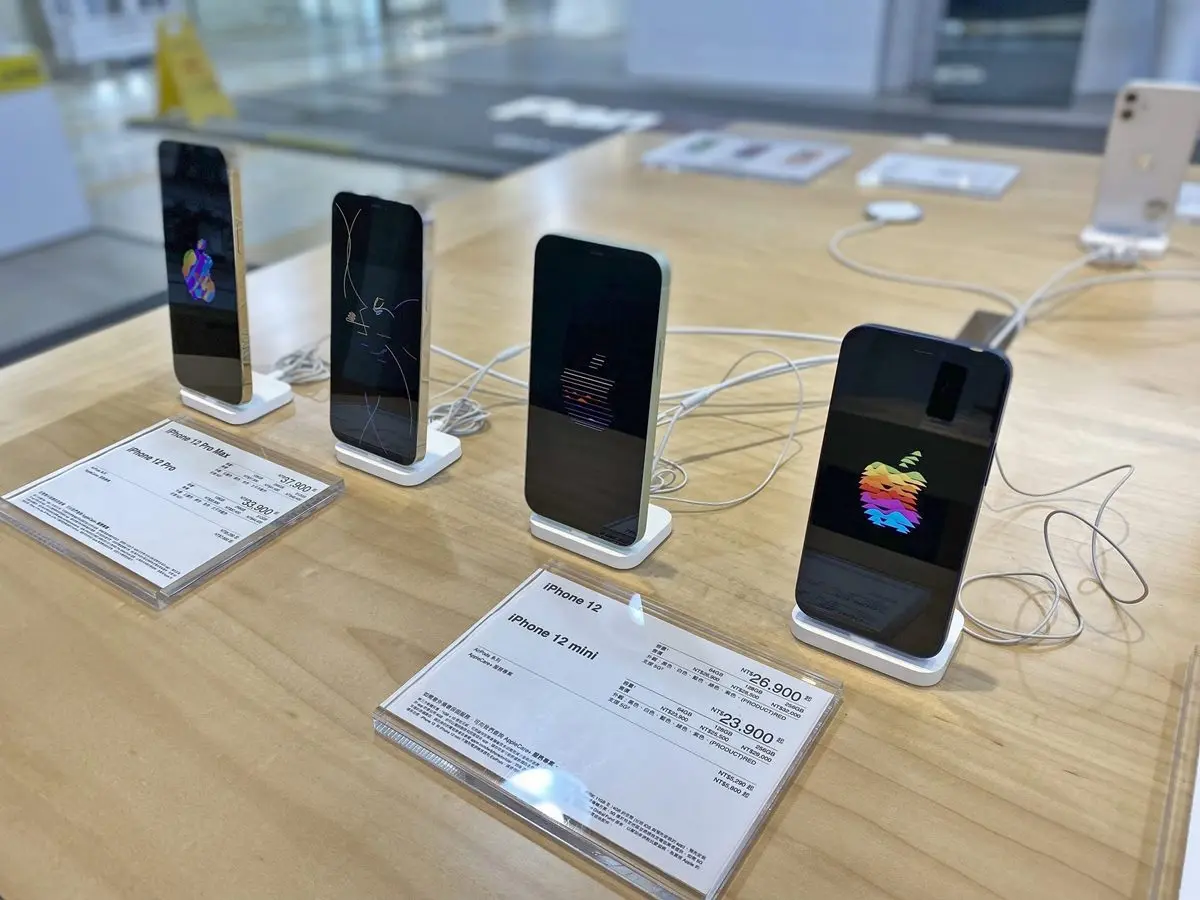 iPhone 12現省3350元!燦坤「微解封」限定好康,還有筆電不到萬元帶回家 iPhone 12現省3350元!燦坤「微解封」限定好康,還有筆電不到萬元帶回家