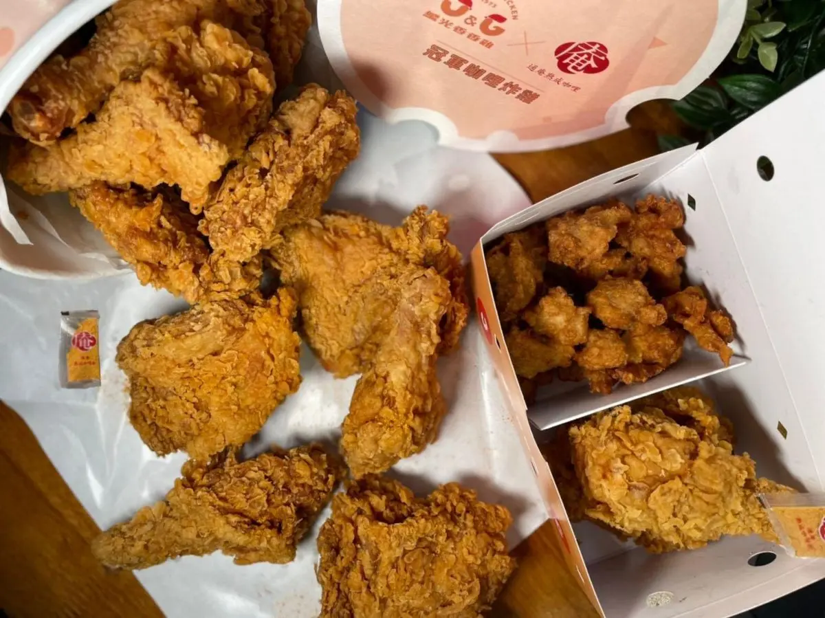 都是雞腿+腿排不用挑！繼光香香雞首度推「美式炸雞桶」，還能加「通庵咖哩粉包」