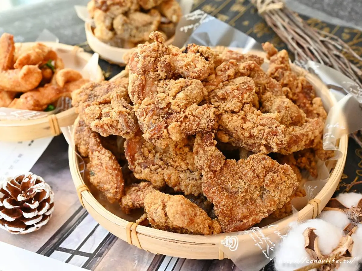 網稱台中最好吃炸物店!招牌「三角骨」涮獨門醬汁更唰嘴,酥脆甜不辣冷掉也美味 網稱台中最好吃炸物店!招牌「三角骨」涮獨門醬汁更唰嘴,酥脆甜不辣冷掉也美味
