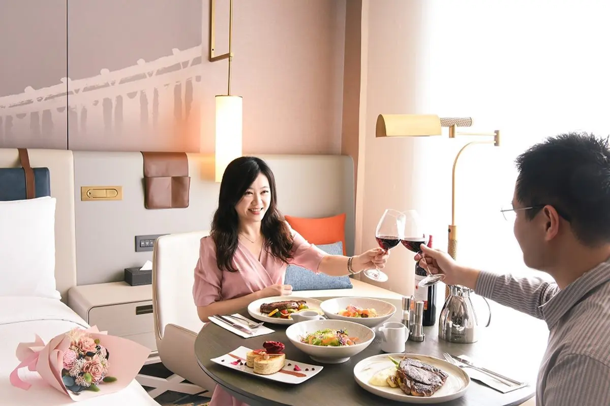 全台21家飯店「８月優惠」！近１折爽住、整套PS5免費搬回家，憑接種卡、電費帳單拿好康
