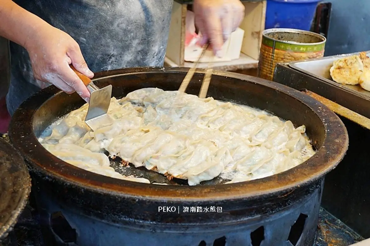 前總統御用早餐！「西點酵母水煎包」厚實麵皮口感像煎餅，飽嘴韭菜盒餡料豐富也必嘗