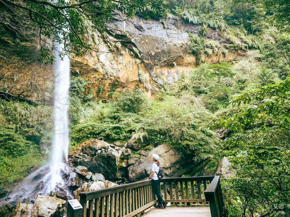 負離子天堂！超消暑「祕境步道」１次可賞３大壯觀飛瀑，還能遠眺火車、基隆河