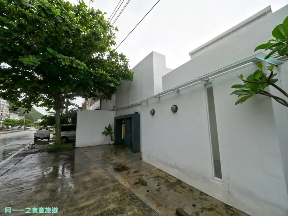 IG暴紅打卡民宿！躺床上就能遠眺「無遮蔽海景」，水水必拍超Chill「玻璃屋雙浴缸」