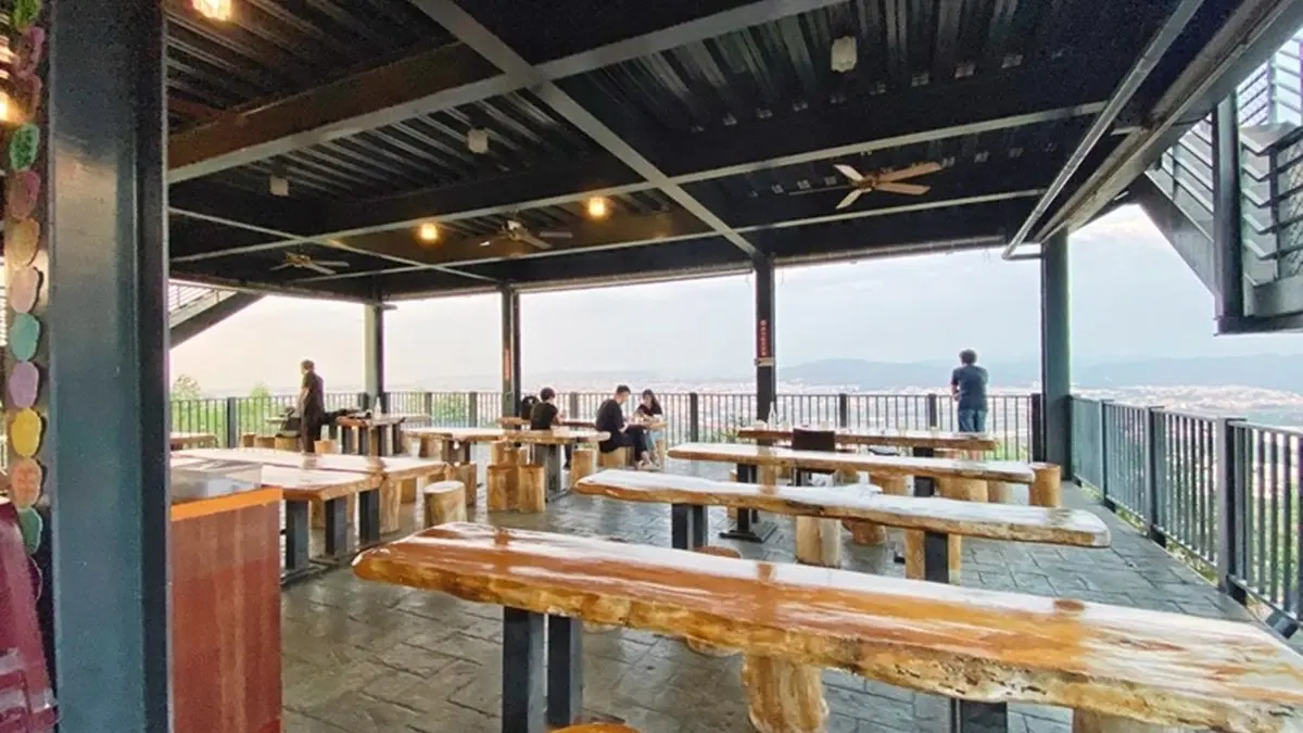 呼叫男友來放閃!浪漫景觀餐廳必拍「雲間仙境」、180度夜景,還能爽吃澎派海陸雙人鍋 呼叫男友來放閃!浪漫景觀餐廳必拍「雲間仙境」、180度夜景,還能爽吃澎派海陸雙人鍋