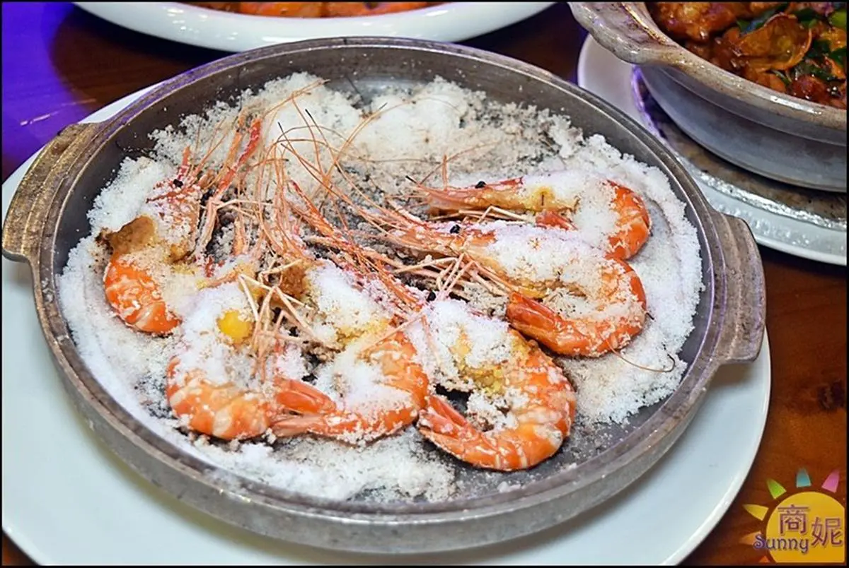 整艘船開進店！IG暴紅「海鮮餐廳」必點隱藏版鹽焗蝦，屏東直送「泰國蝦」每隻都爆膏