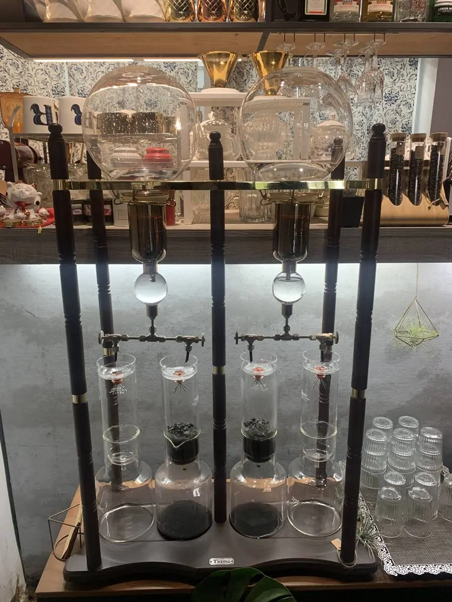 閨蜜新據點！明星打卡「咖啡廳」怎麼拍都網美，必點醬烤牛小排飯、鳳梨造型調酒