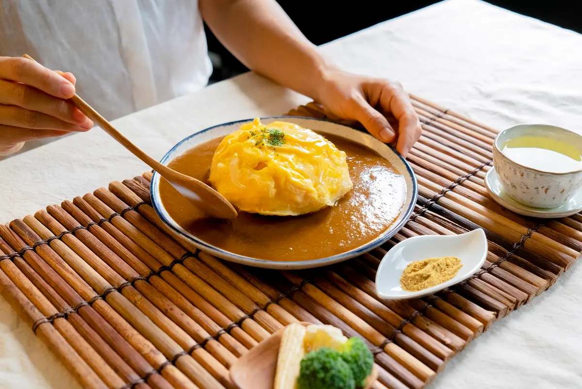 【新開店】金色三麥首間日料品牌「咖哩樹」！落腳北車商圈，首推「菲力牛漢堡排」