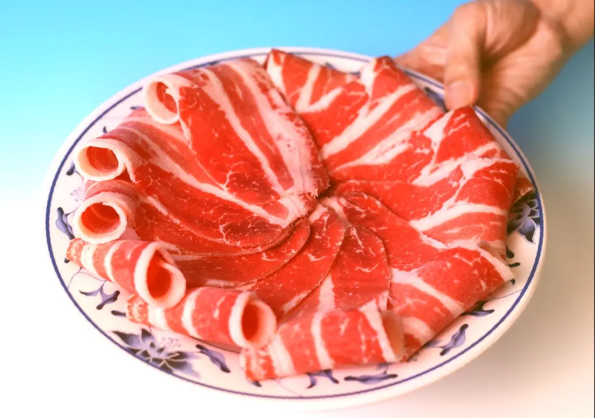 免費送肉肉啦！詹記麻辣火鍋再推「牛五花88元加購券」，整個８月都能無限使用