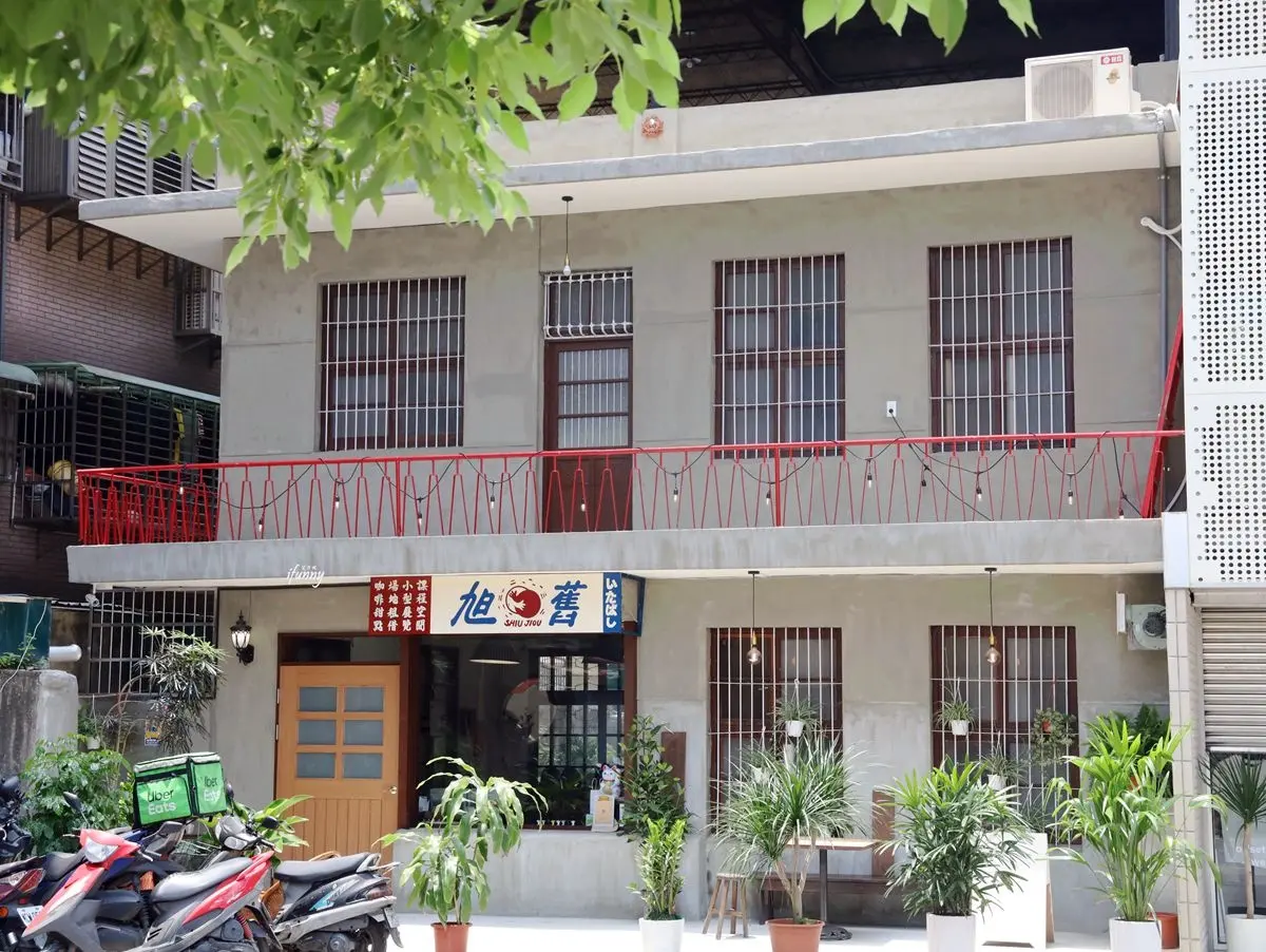 網美打卡必收！北北基６間復古咖啡廳：神祕古董店、歐風紅磚樓、百年媒場