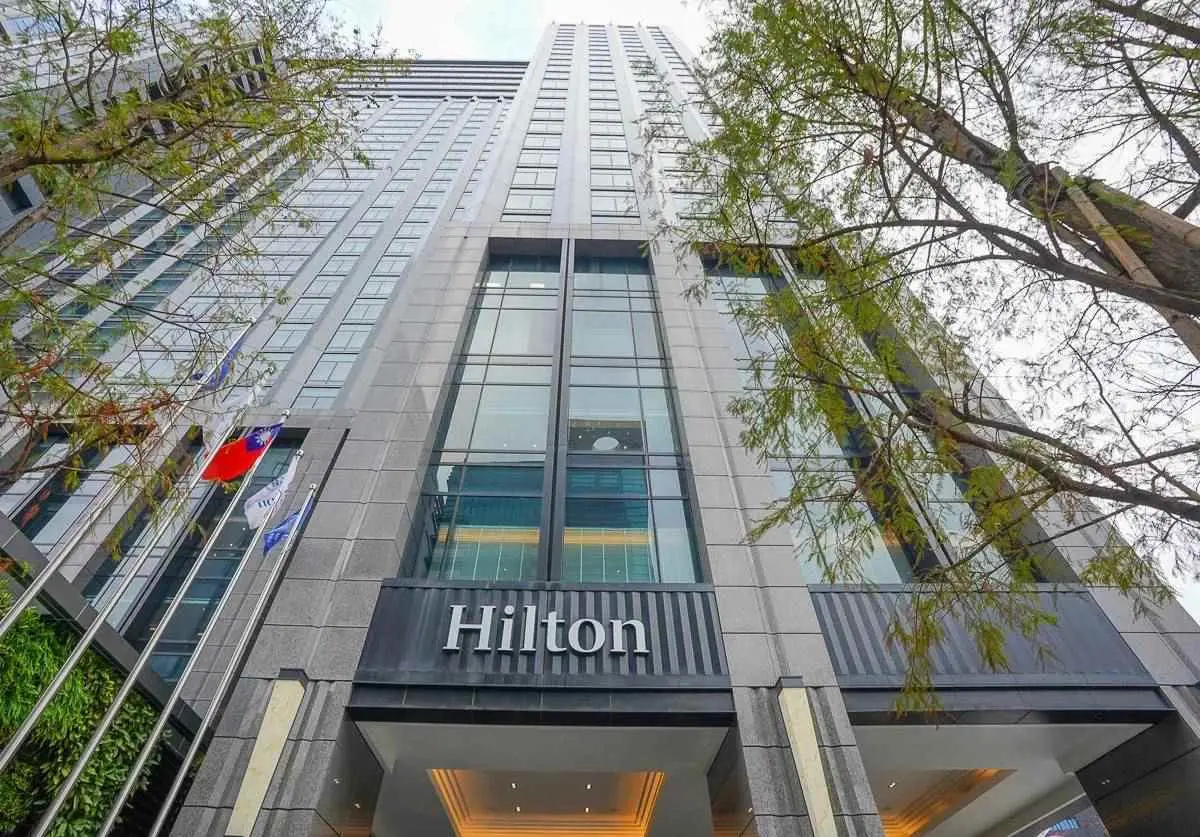 全部２折！快搶北中南６家飯店「８月限定優惠」，打卡270度河景套房、絕美無邊際泳池