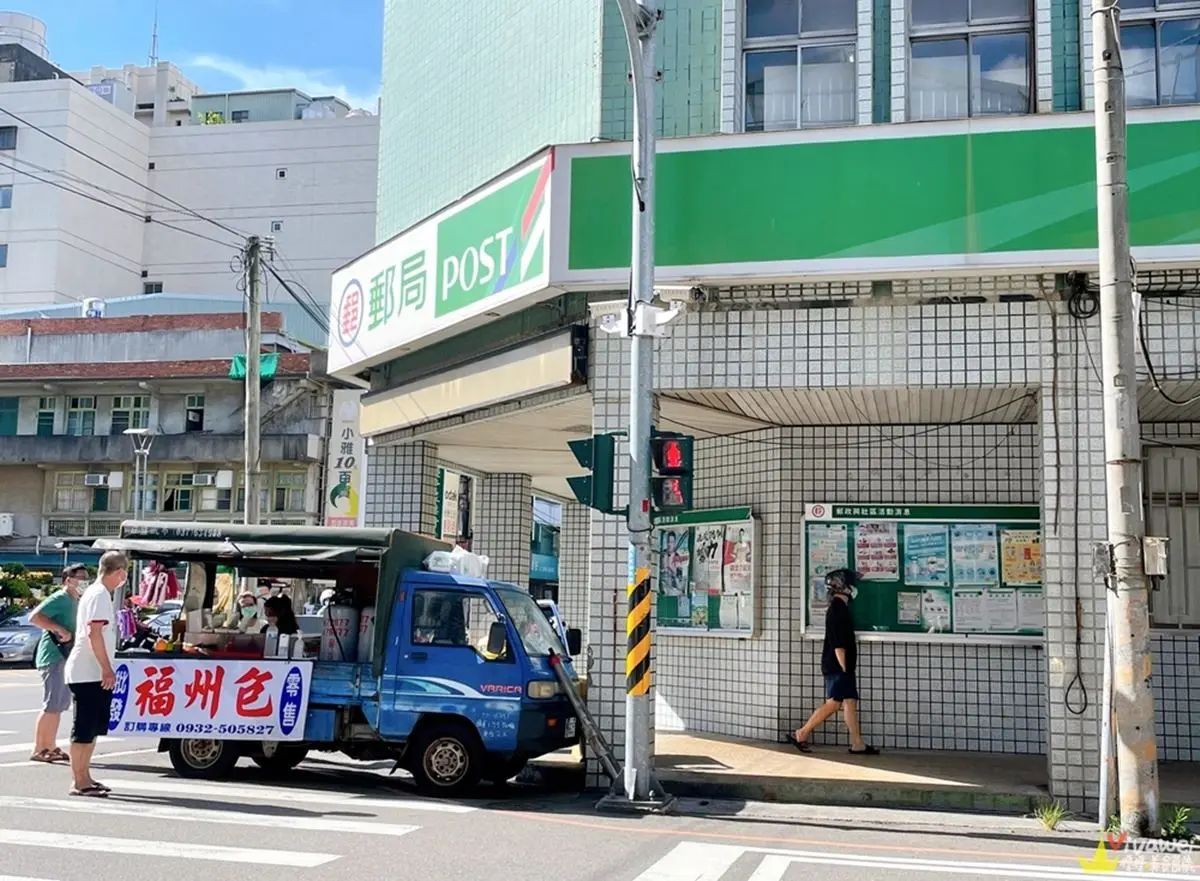 １顆只要８元！小貨車現煎「福州包」底部焦脆超唰嘴，薄皮口感搭「獨門醬料」更對味