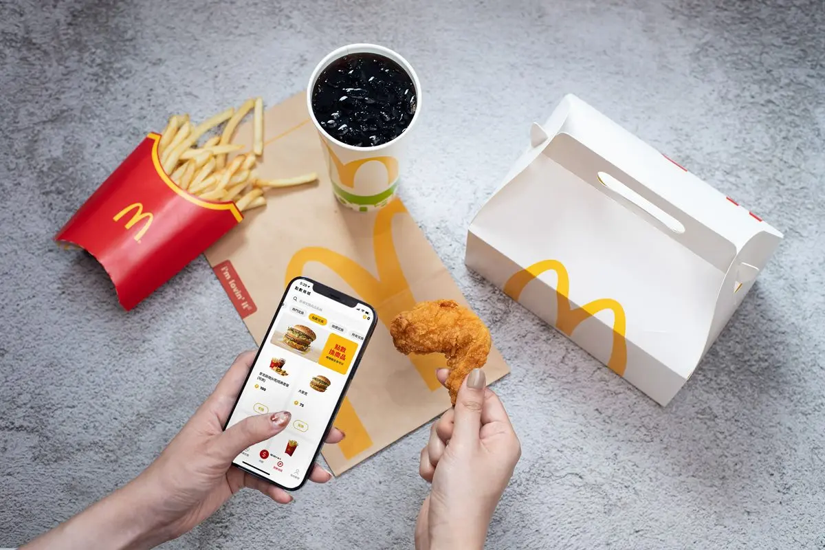 3大速食店好康!麥當勞免費吃6塊雞塊餐、摩斯漢堡買一送一,肯德基現省208元 3大速食店好康!麥當勞免費吃6塊雞塊餐、摩斯漢堡買一送一,肯德基現省208元