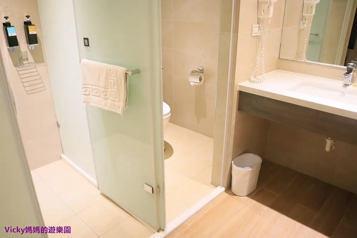 這樣玩超Chill!南洋風文旅打卡「無邊際泳池」,白天遠眺「小琉球」夜晚還有時尚酒吧 這樣玩超Chill!南洋風文旅打卡「無邊際泳池」,白天遠眺「小琉球」夜晚還有時尚酒吧