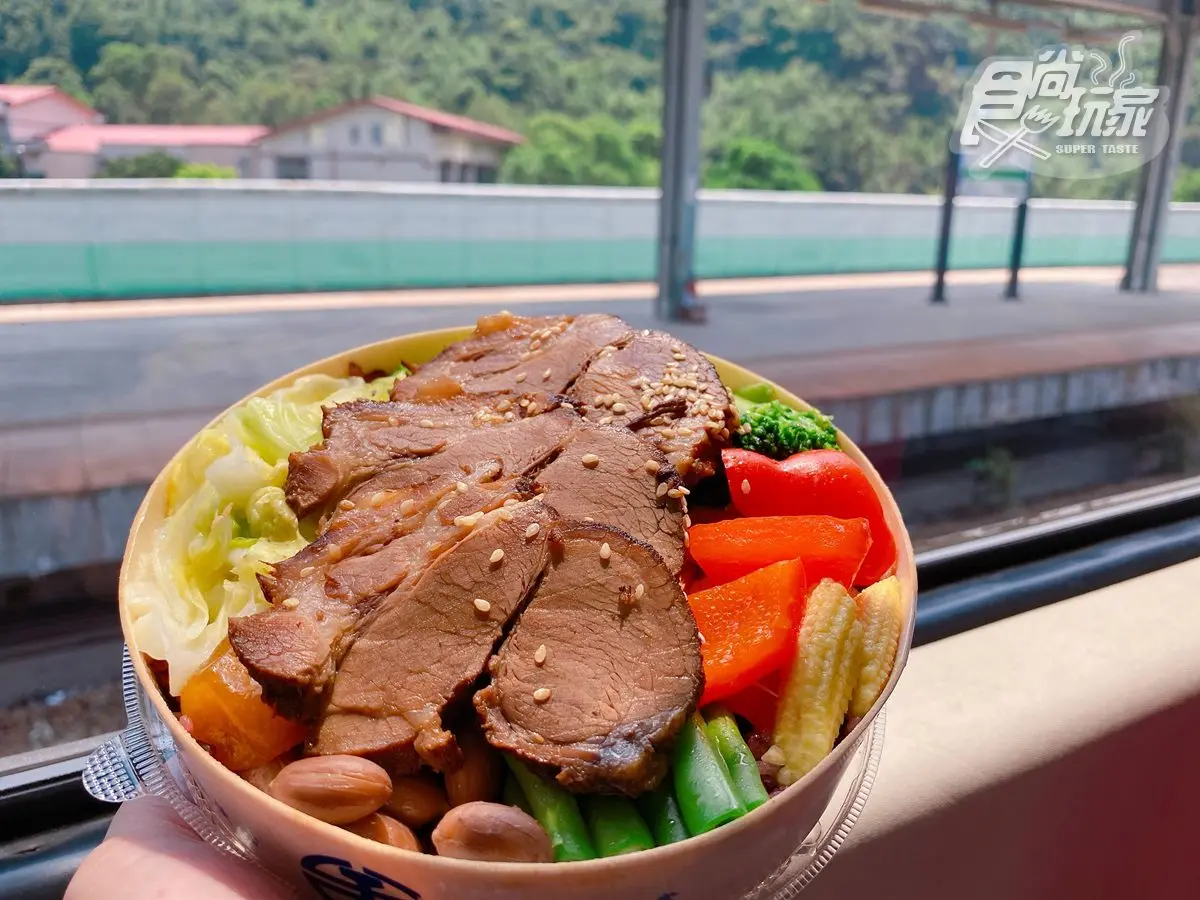 台鐵郵輪式列車2.0版！超萌熊兄妹、特色車站彩繪必拍，還有限定便當、設計車票可拿