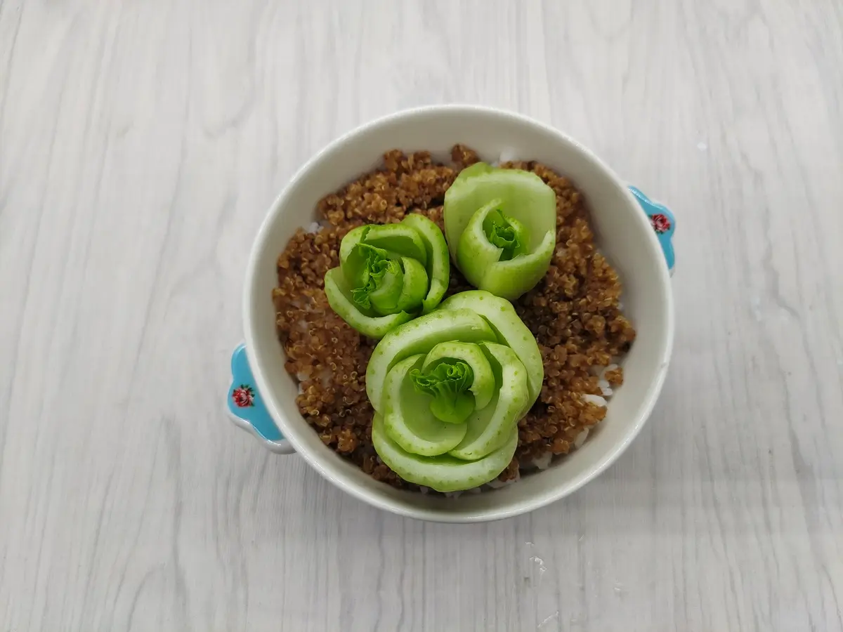 超萌樣讓人秒融化！小孩搶吃５款可愛造型早餐：「熊抱熱狗」麵包、小雞飯糰