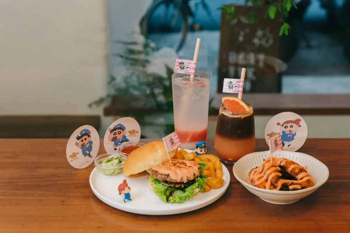 電影票免費送!waku waku burger推4款「蠟筆小新餐點」,小新、妮妮杯墊太Q 電影票免費送!waku waku burger推4款「蠟筆小新餐點」,小新、妮妮杯墊太Q