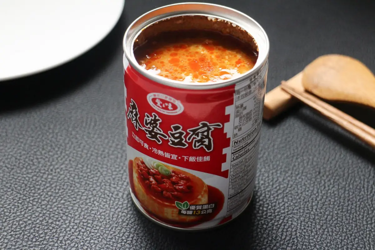 開罐就能享用!白飯小偷「麻婆豆腐罐頭」回歸上架,微辣開胃、每一口都吃得到肉末 開罐就能享用!白飯小偷「麻婆豆腐罐頭」回歸上架,微辣開胃、每一口都吃得到肉末