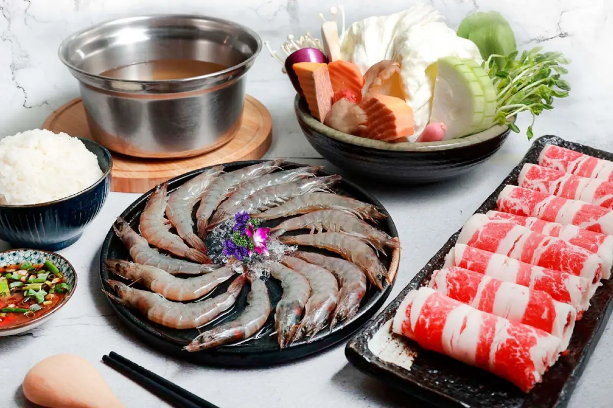 188元吃超飽！千葉火鍋「肉、海鮮爆量鍋物」300克牛肉、蝦＋蛤蜊一次滿足
