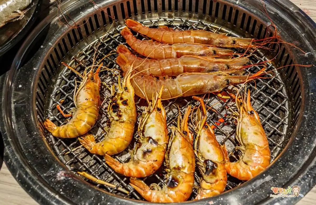超澎派！中部６家高CP值燒烤吃到飽：爽嗑150種食材、現撈泰國蝦、頂級和牛