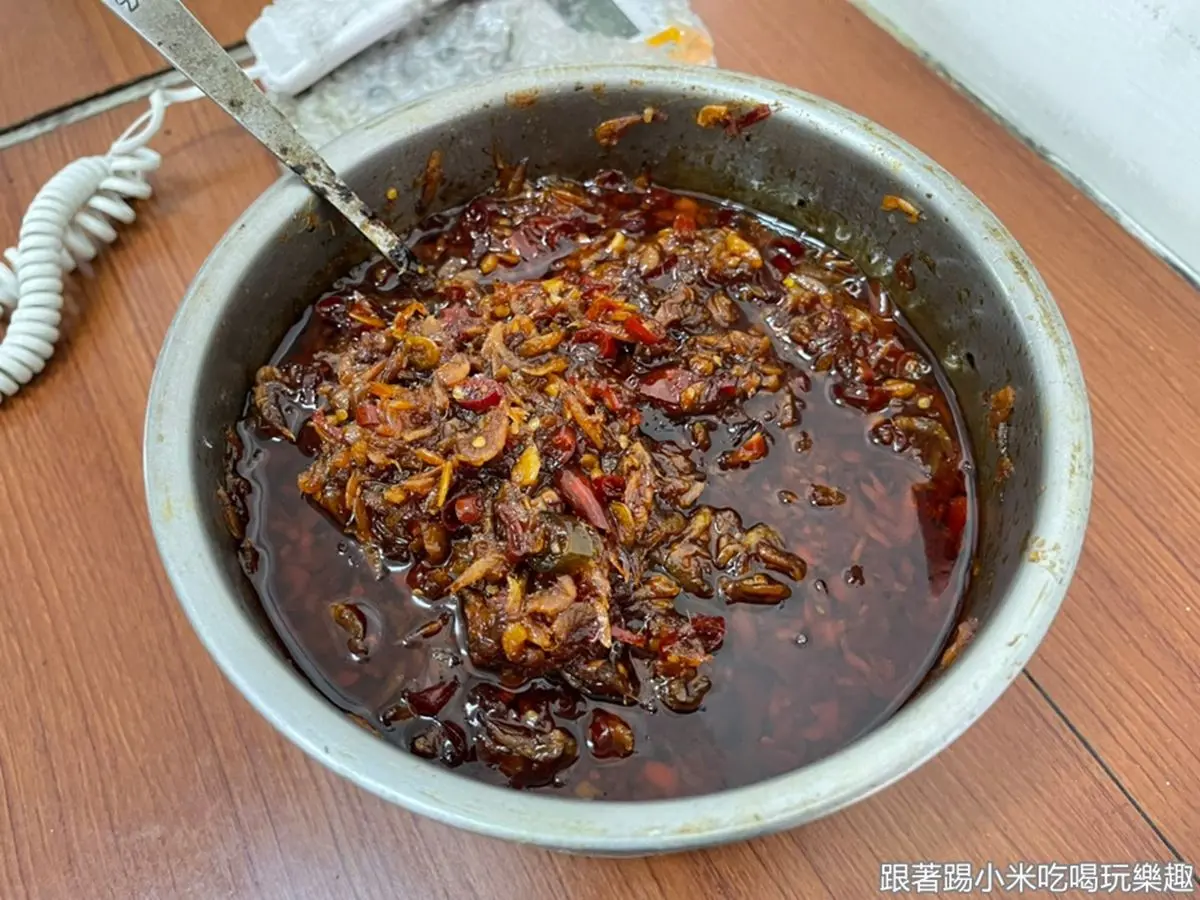 老闆娘超佛心!新竹「85元便當」雞排大到炸出來,35元經濟飯吃得到3樣配菜 老闆娘超佛心!新竹「85元便當」雞排大到炸出來,35元經濟飯吃得到3樣配菜