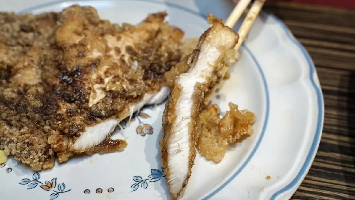 老闆娘超佛心!新竹「85元便當」雞排大到炸出來,35元經濟飯吃得到3樣配菜 老闆娘超佛心!新竹「85元便當」雞排大到炸出來,35元經濟飯吃得到3樣配菜