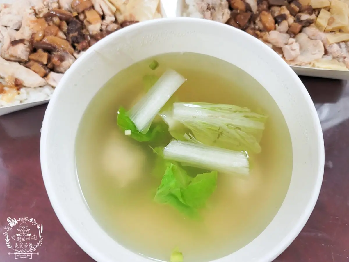 晚來買不到!高雄隱藏版「東港鮪魚飯」只要40元,滿料粄條吃得到5種海味 晚來買不到!高雄隱藏版「東港鮪魚飯」只要40元,滿料粄條吃得到5種海味