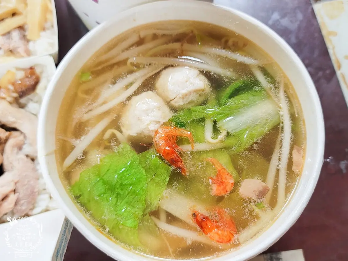 晚來買不到!高雄隱藏版「東港鮪魚飯」只要40元,滿料粄條吃得到5種海味 晚來買不到!高雄隱藏版「東港鮪魚飯」只要40元,滿料粄條吃得到5種海味