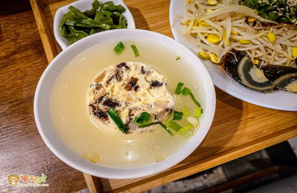IG打卡美食!藏身高雄老宅「重慶小吃」必嘗皮蛋涼麵,特製紅油口水雞超開胃 IG打卡美食!藏身高雄老宅「重慶小吃」必嘗皮蛋涼麵,特製紅油口水雞超開胃