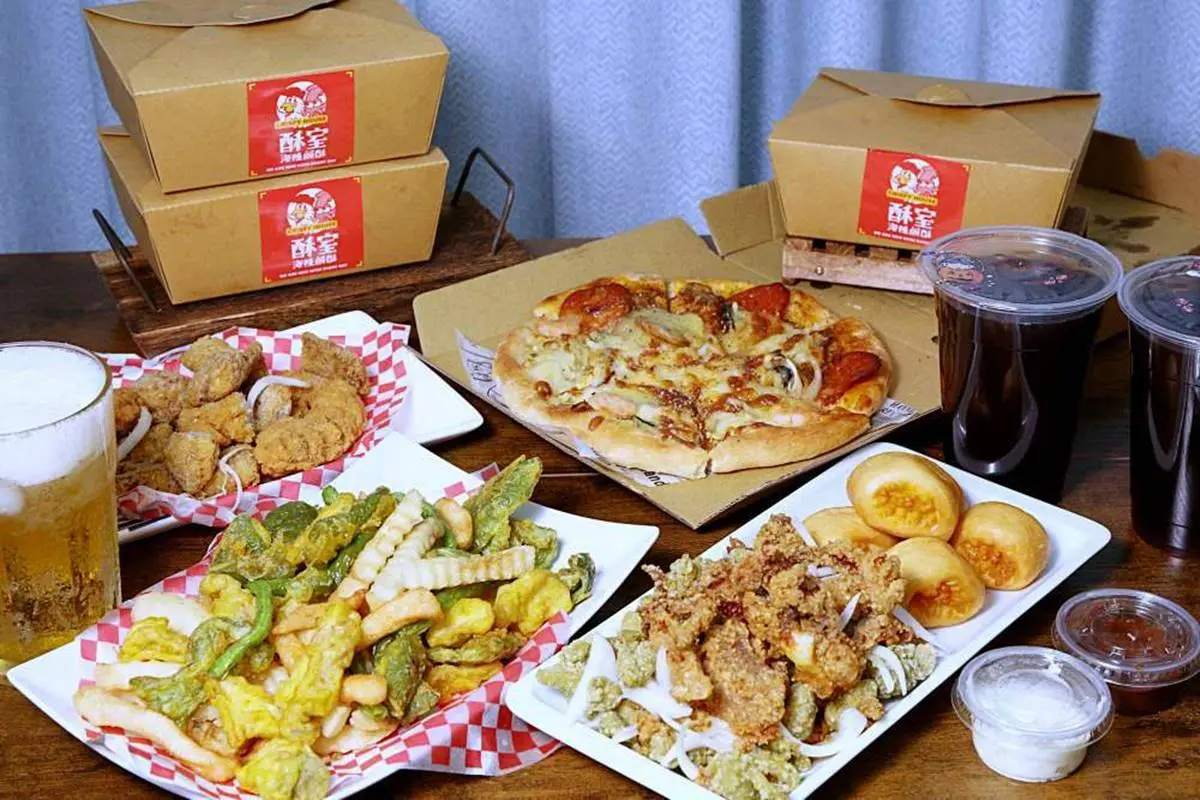 【新開店】超有哏！台中「綠色鹹酥雞」有滿滿九層塔香，銀絲捲必沾肉桂醬
