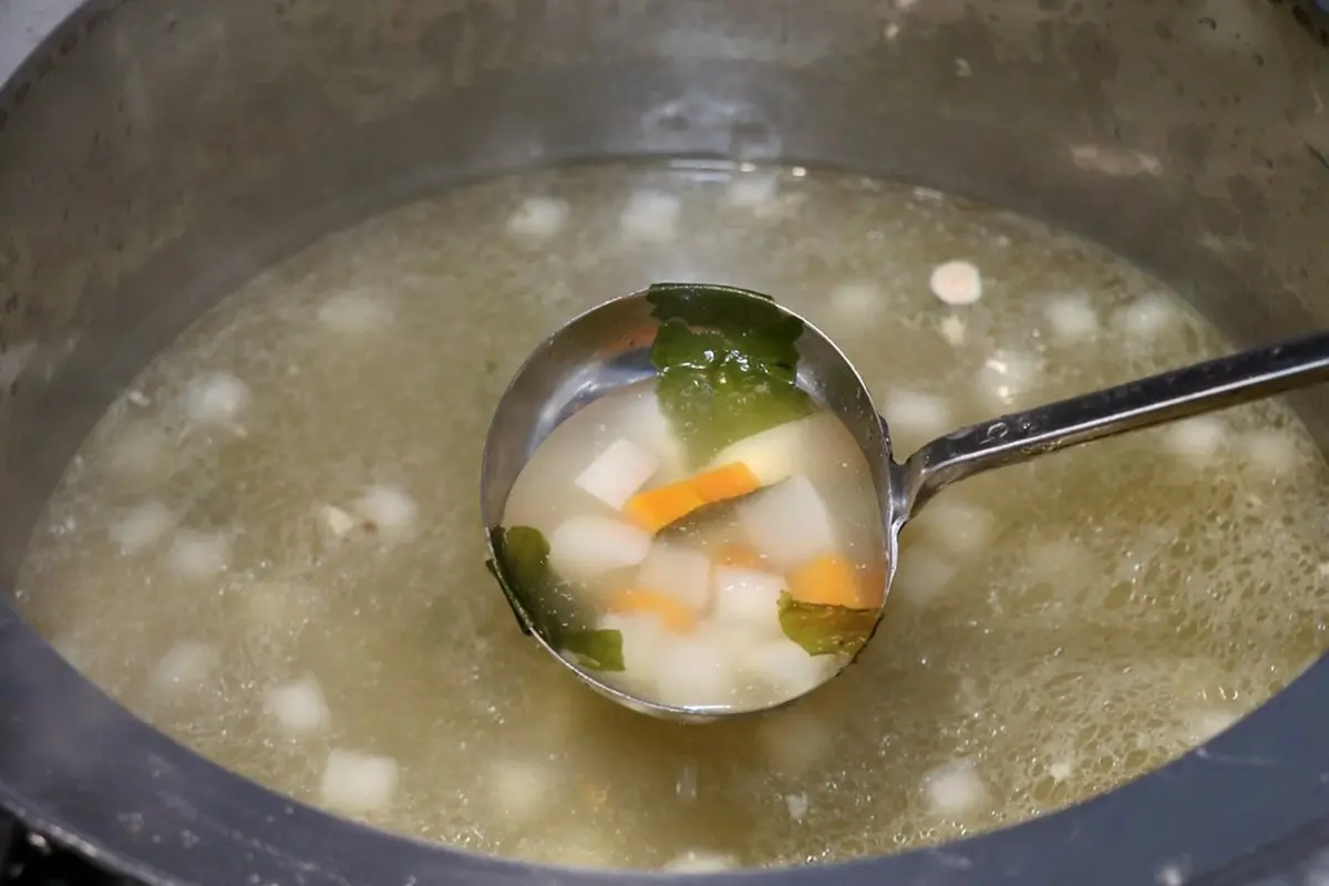 不怕吃不飽！台北高CP值「日式丼飯」加飯不加價，先嗑大分量舒肥牛排丼