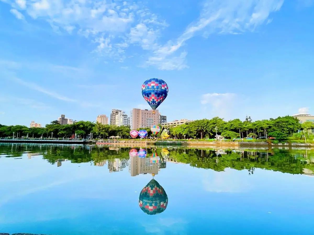 台版土耳其熱氣球10/2開搶!高雄月世界、愛河飛高高,500元就能玩 台版土耳其熱氣球10/2開搶!高雄月世界、愛河飛高高,500元就能玩