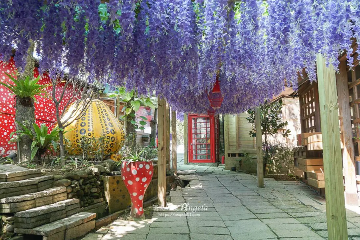 美拍紫藤花迴廊！新北「庭園餐廳」全區小木屋包廂，獨門窯烤雞想吃先預訂