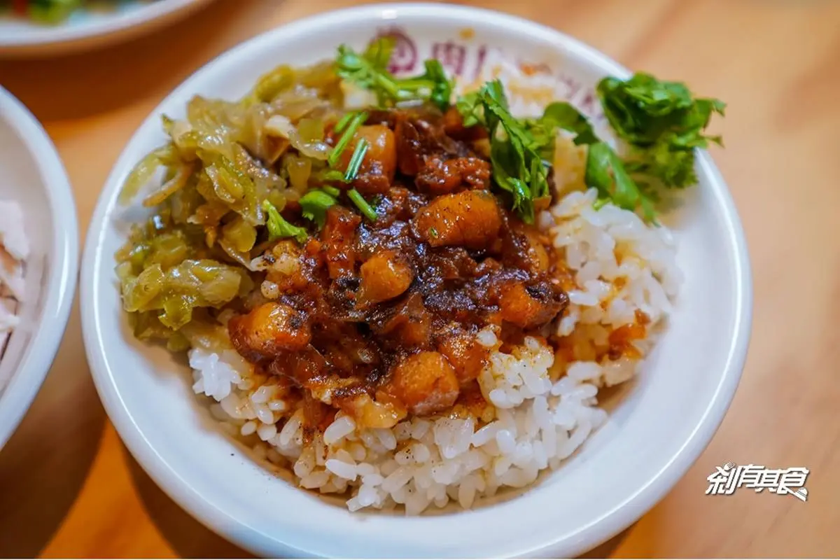 【新開店】只剩1天!台中古早味「雞滷飯」內用第2碗免費,必搭草莓蛋蜜汁 【新開店】只剩1天!台中古早味「雞滷飯」內用第2碗免費,必搭草莓蛋蜜汁