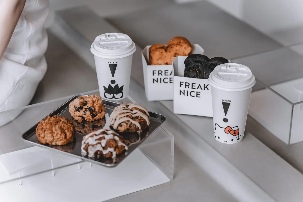 2層樓三麗鷗咖啡廳朝聖了!CAFE!N超萌聯名5大角色駐店,KITTY大頭餅乾必吃 2層樓三麗鷗咖啡廳朝聖了!CAFE!N超萌聯名5大角色駐店,KITTY大頭餅乾必吃