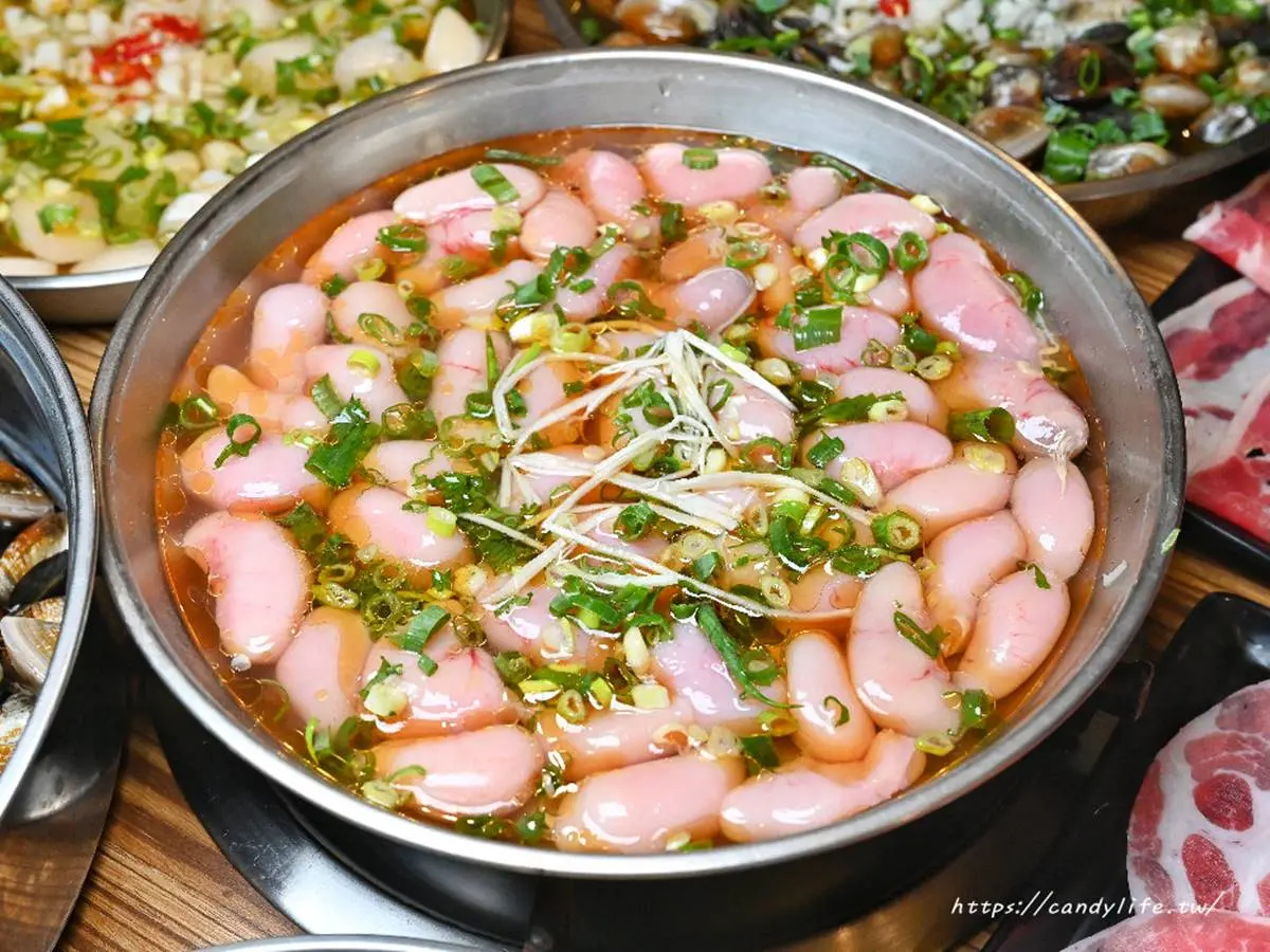痛風也要吃!台中超狂「海鮮爆料鍋」爽嗑2斤蛤蜊,飽滿土雞佛一咬會噴汁 痛風也要吃!台中超狂「海鮮爆料鍋」爽嗑2斤蛤蜊,飽滿土雞佛一咬會噴汁
