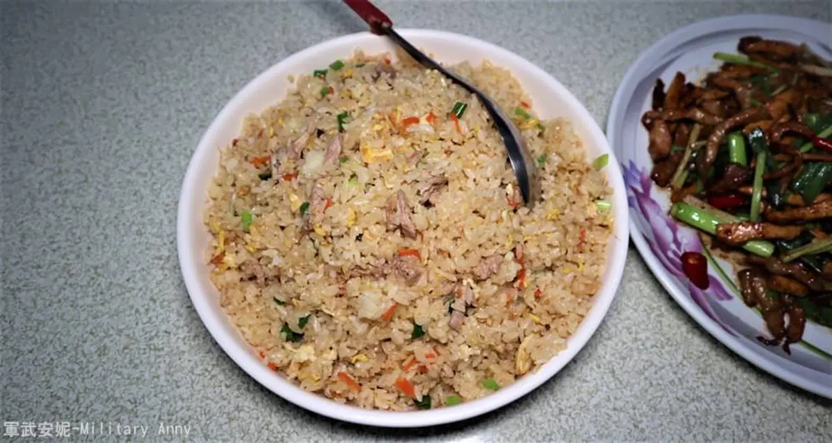 在地人推!金門烈嶼4家必吃餐廳:柴燒油飯、豬血灌腸麵線、浮誇山型炸芋絲 在地人推!金門烈嶼4家必吃餐廳:柴燒油飯、豬血灌腸麵線、浮誇山型炸芋絲