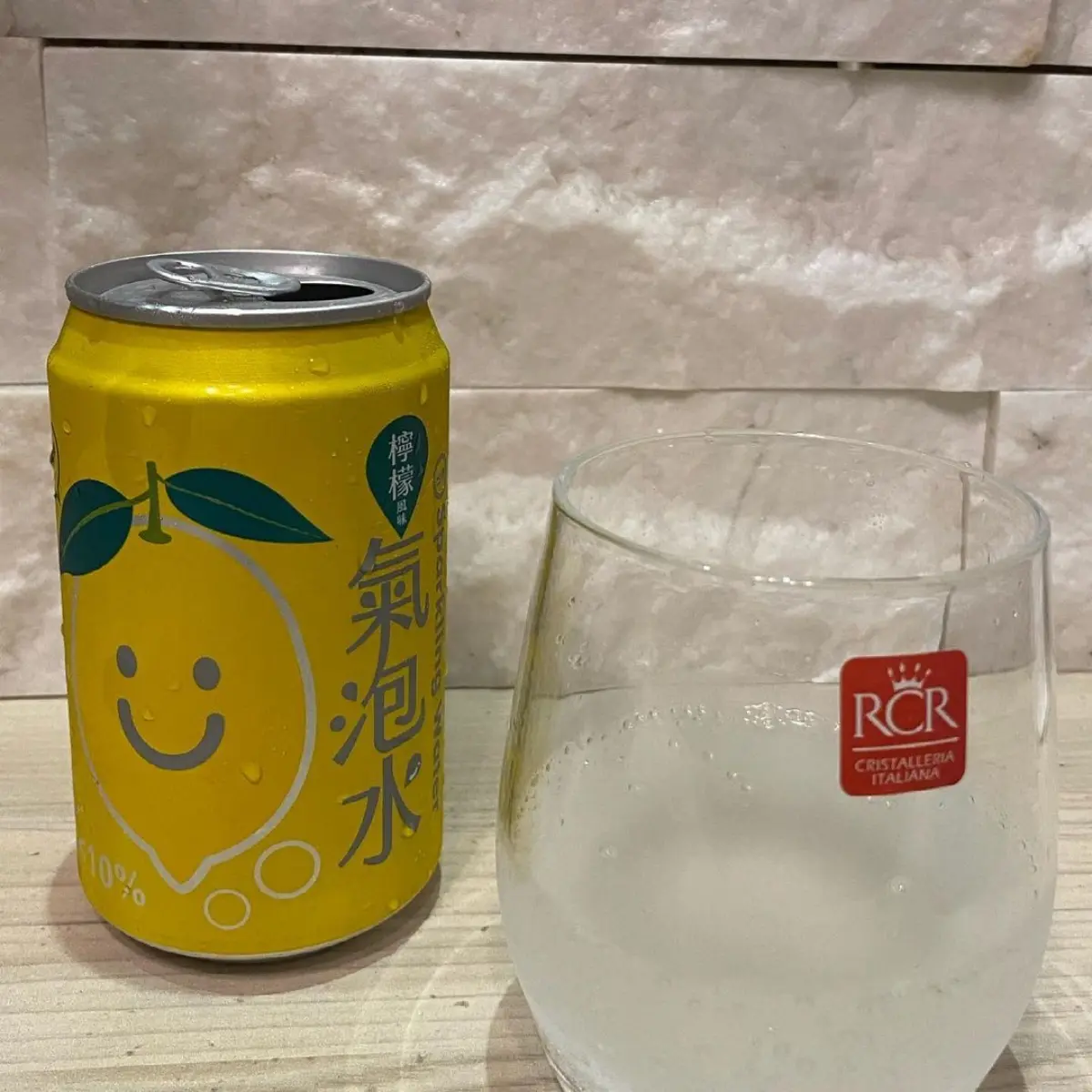 1罐只要10元!全聯「檸檬氣泡水」限時3天買一送一,網稱:囤10箱還不夠喝 1罐只要10元!全聯「檸檬氣泡水」限時3天買一送一,網稱:囤10箱還不夠喝