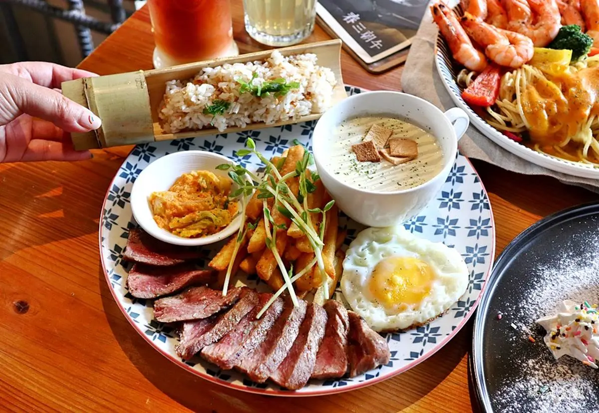 有3個2送牛排!台中「人氣早午餐」推超狂身分證優惠,滿料金沙義麵也必點 台中必吃早午餐餐廳|春三朝午