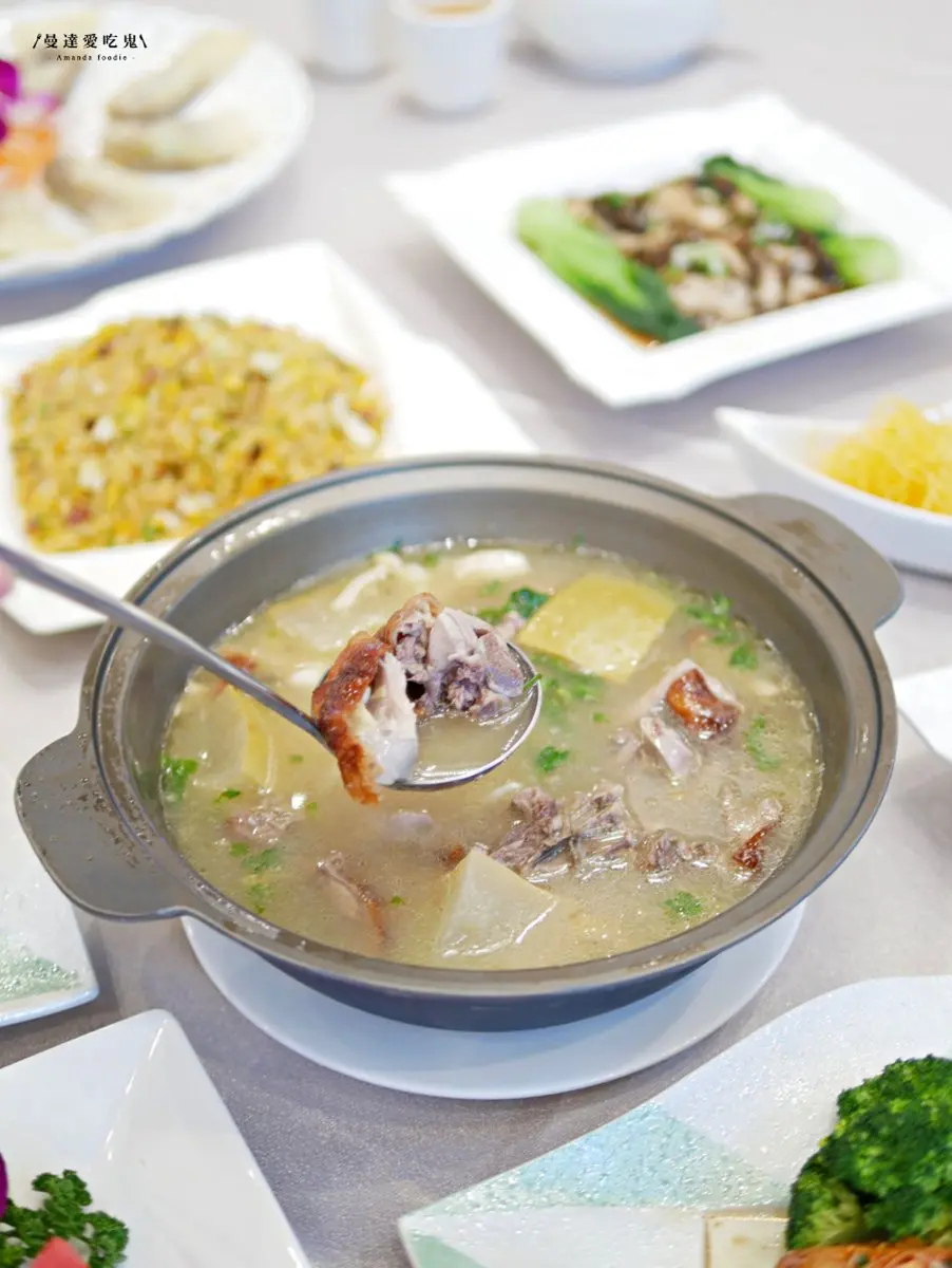 【新開店】美到翻!台南「純白港式餐廳」打卡落地大窗景,先嘗軟嫩橙汁排骨 【新開店】美到翻!台南「純白港式餐廳」打卡落地大窗景,先嘗軟嫩橙汁排骨