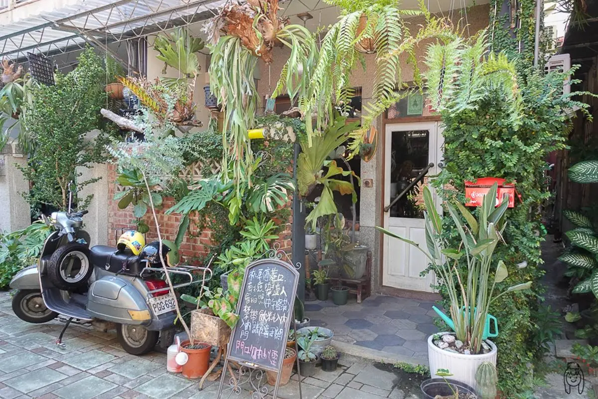 １週只開３天！台南預約制泰國料理美拍「植物系裝潢」，冬蔭功酸辣麵超開胃