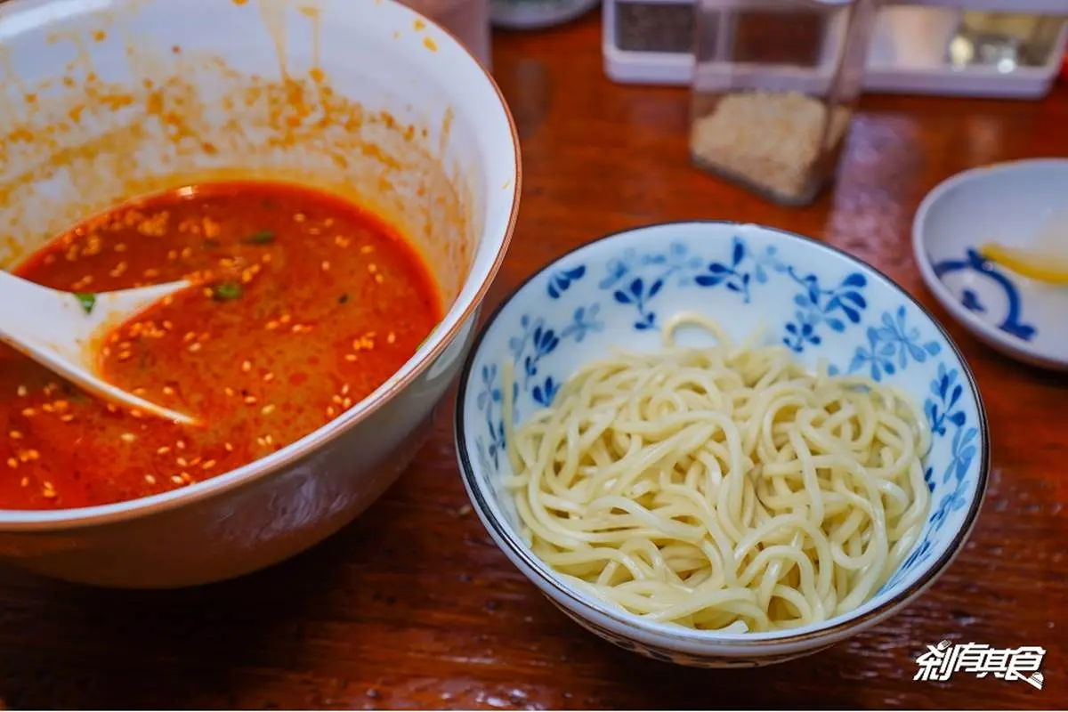 只能現場排隊!台中人氣素食拉麵竟吃得到「東坡肉」,久滷入味口感超神似 只能現場排隊!台中人氣素食拉麵竟吃得到「東坡肉」,久滷入味口感超神似