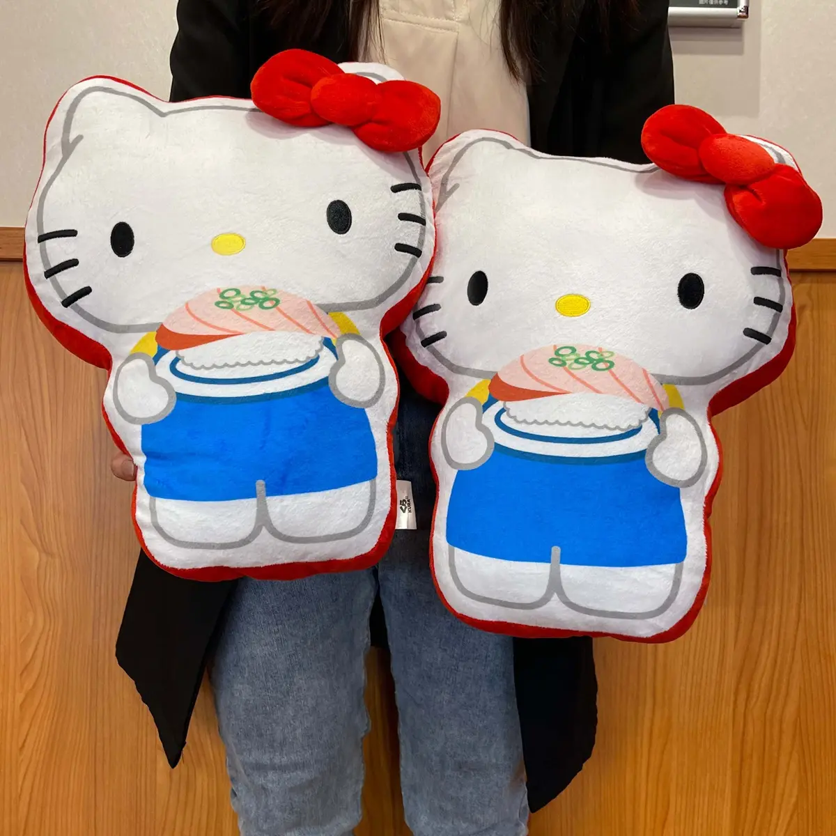 Hello Kitty扭蛋太Q!藏壽司推「三麗鷗」16款周邊,集點送手提袋、30公分抱枕 Hello Kitty扭蛋太Q!藏壽司推「三麗鷗」16款周邊,集點送手提袋、30公分抱枕